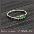 Güneş Yeşil Renk Buzlu Jadeite nişan yüzüğü